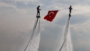Cumhuriyet coşkusu denize taştı