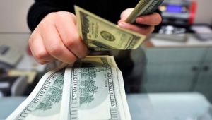 Dolar yeni haftaya tarihi rekorla başladı
