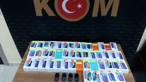 Gebze’de kaçak cep telefonları ele geçirildi