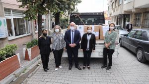 İhtiyaç sahibi öğrencilere giysi ve kırtasiye yardımı