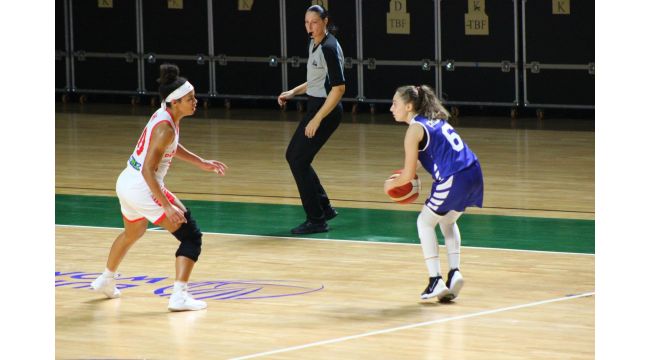 İşitme engelli kadın basketbolcu dünya tarihine geçti