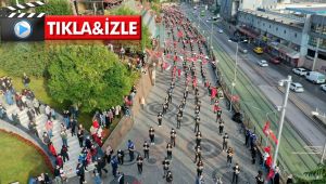 İzmit'te bin kişi zeybek oynayarak Cumhuriyet coşkusunu yaşadı