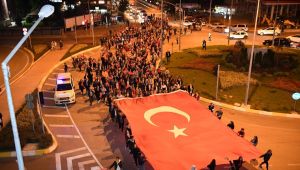 Kartepe'de Cumhuriyet Bayramı'na özel fener alayı