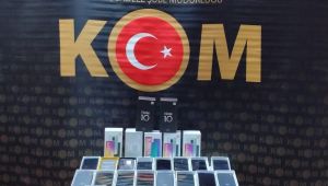 Kocaeli’de 26 adet gümrük kaçağı cep telefonu ele geçirildi