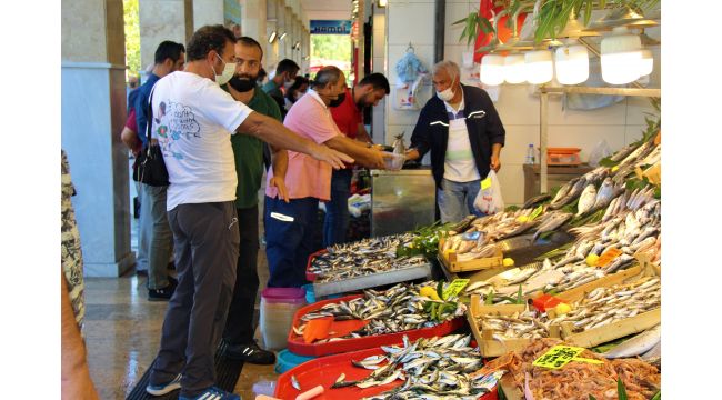 Kocaeli'de hamsinin fiyat 40 TL