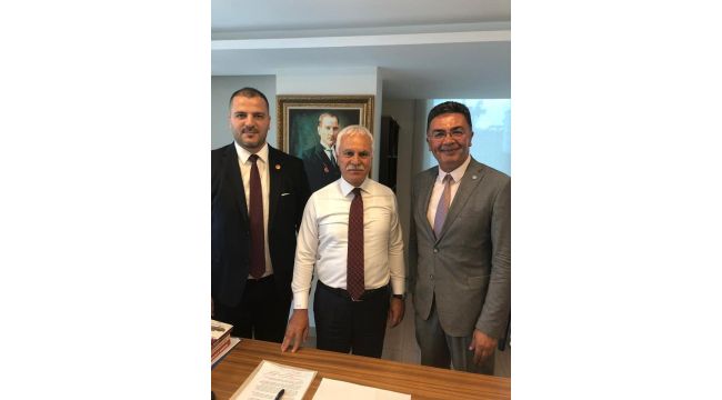 Koray Aydın'dan Gebzeli meclis üyesine övgü