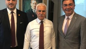 Koray Aydın'dan Gebzeli meclis üyesine övgü