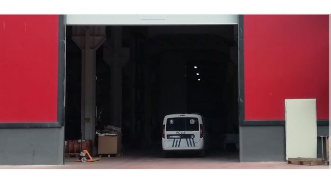 Makineye giysisini kaptıran fabrika işçisi yaralandı