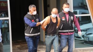Yaşlı kadını evinde rehin alan şahıs tutuklandı