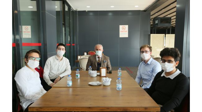 Başkan Aygün daima gençlerin yanında