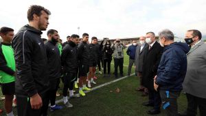 Başkan Büyükakın’dan Kocaelispor’a moral ziyareti