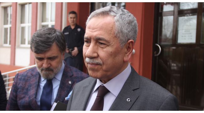 Bülent Arınç istifa etti