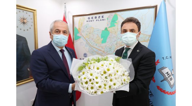 Büyükgöz öğretmenlerin Öğretmenler Günü’nü tebrik etti