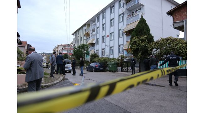 Çatışmaya bakmak için çıktığı evinin balkonunda öldü