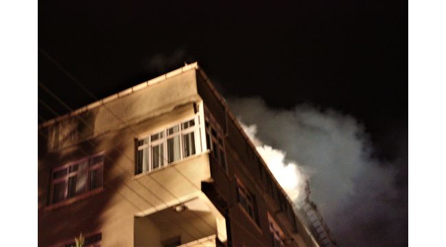 Darıca’da 4 katlı binada yangın!