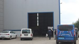 Fabrika işçisi tonlarca demirin altında can verdi