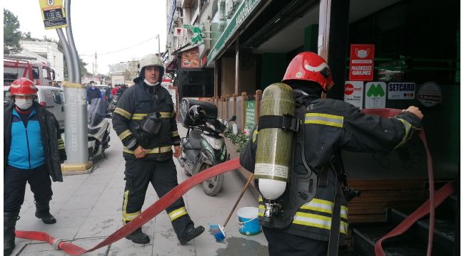 Gebze'de işhanında yangın çıktı