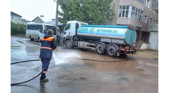 Gebze’nin mahallelerinde sonbahar temizliği sürüyor
