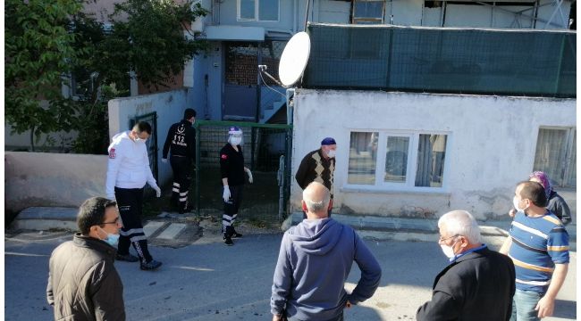 İşe gelmeyen arkadaşlarını evde ölü buldular