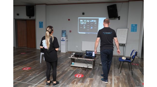 İzmit Halk Dansları eğitimi online olarak sürüyor