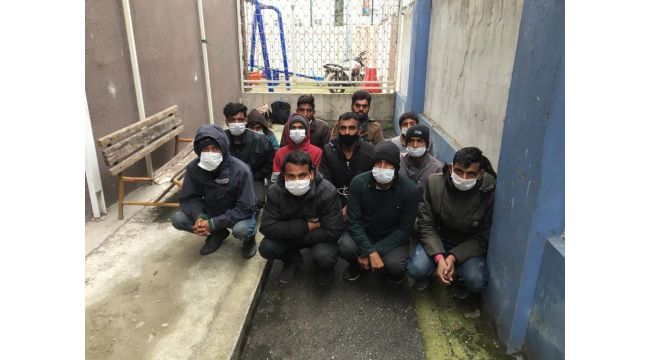 Kocaeli’de 12 düzensiz göçmen yakalandı