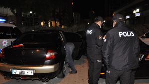 Yanlış basılan plaka polisi harekete geçirdi