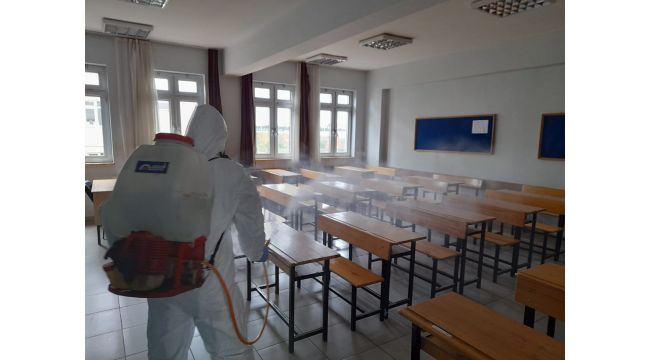 Gebze'de okullar sınav için dezenfekte edildi
