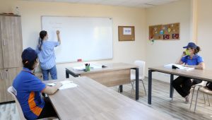 Özel öğrenciler E-KPSS’ye hazırlanıyor
