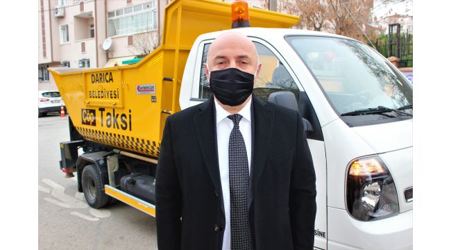 Bu takside ne para geçiyor, ne yolcu taşıyor