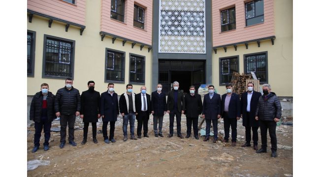 Çiftçi ve Ellibeş Çayırova’da yatırımları inceledi