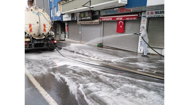 Dilovası’nda cadde ve sokaklar dezenfekte edildi