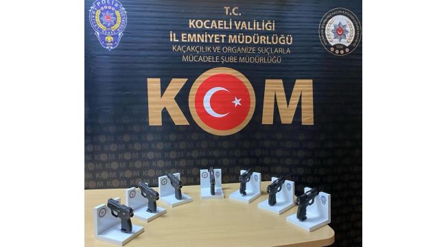 Durdurulan araçtan 7 adet ruhsatsız tabanca çıktı