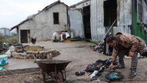 Evi ve parası yanan vatandaş herkesi ağlattı