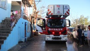 Evin bacasında çıkan yangın paniğe neden oldu