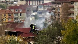 Gebze'de çatı katında çıkan yangın paniğe sebep oldu