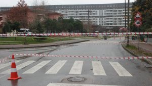 Gebze'de göçük oluşan cadde trafiğe kapatıldı