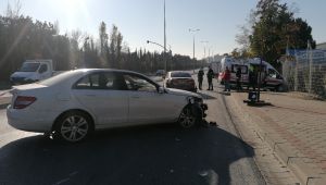 Gebze'de park halindeki araca çarparak yaralandı