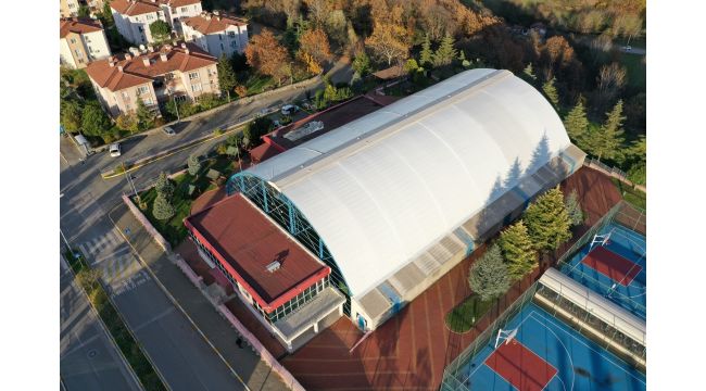 Halı sahaların bakımları yapılıyor