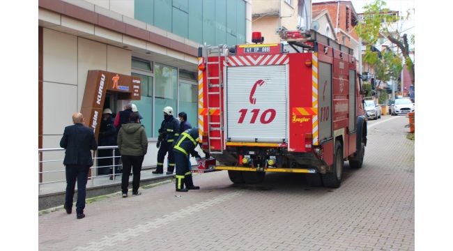 İş hanının elektrik panosunda çıkan yangın korkuttu