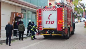 İş hanının elektrik panosunda çıkan yangın korkuttu