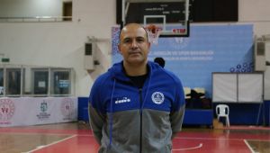 Kağıtspor’da ilk antrenmanına çıkan baş antrenör Yolcu, 'Başarılı olmaya geldim'