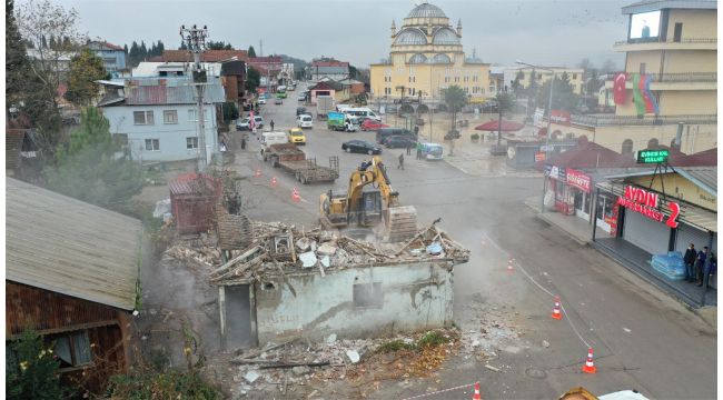 Kent estetiğini bozan metruk binalar yıkılıyor