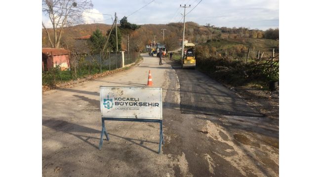Kent genelindeki yollar bakımdan geçiyor