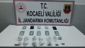 Kocaeli’de 40 bin TL'lik kaçak cep telefonu ele geçirildi