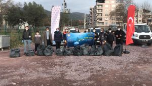 Körfez’de kıyıdan 200 kilogram atık toplandı