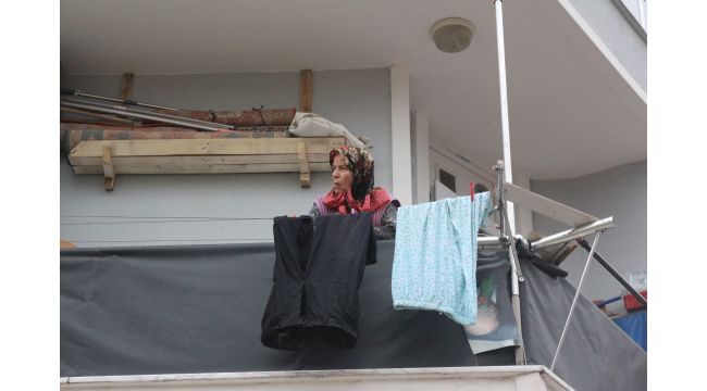 Kulakları duymayan yaşlı kadın acil yardım ekiplerini alarma geçirdi