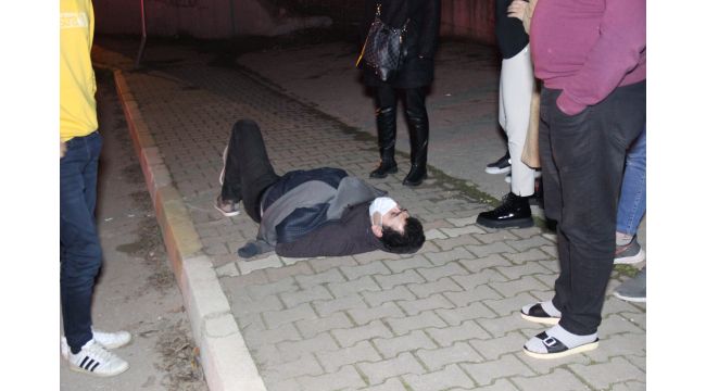 Otomobilin çarptığı bisikletli dakikalarca inledi