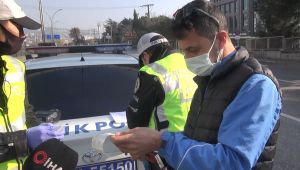 Polisi görünce aracı ile ters yönden kaçmaya çalışan vatandaş cezadan kurtulamadı