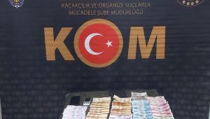 Sahte para ile alışveriş yapan dolandırıcılar yakalandı