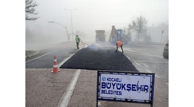 Sokağa çıkma kısıtlamasında yollara asfalt çekildi